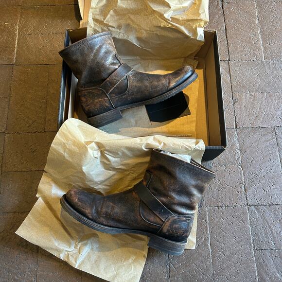 frye distressed black veronica bootie with box